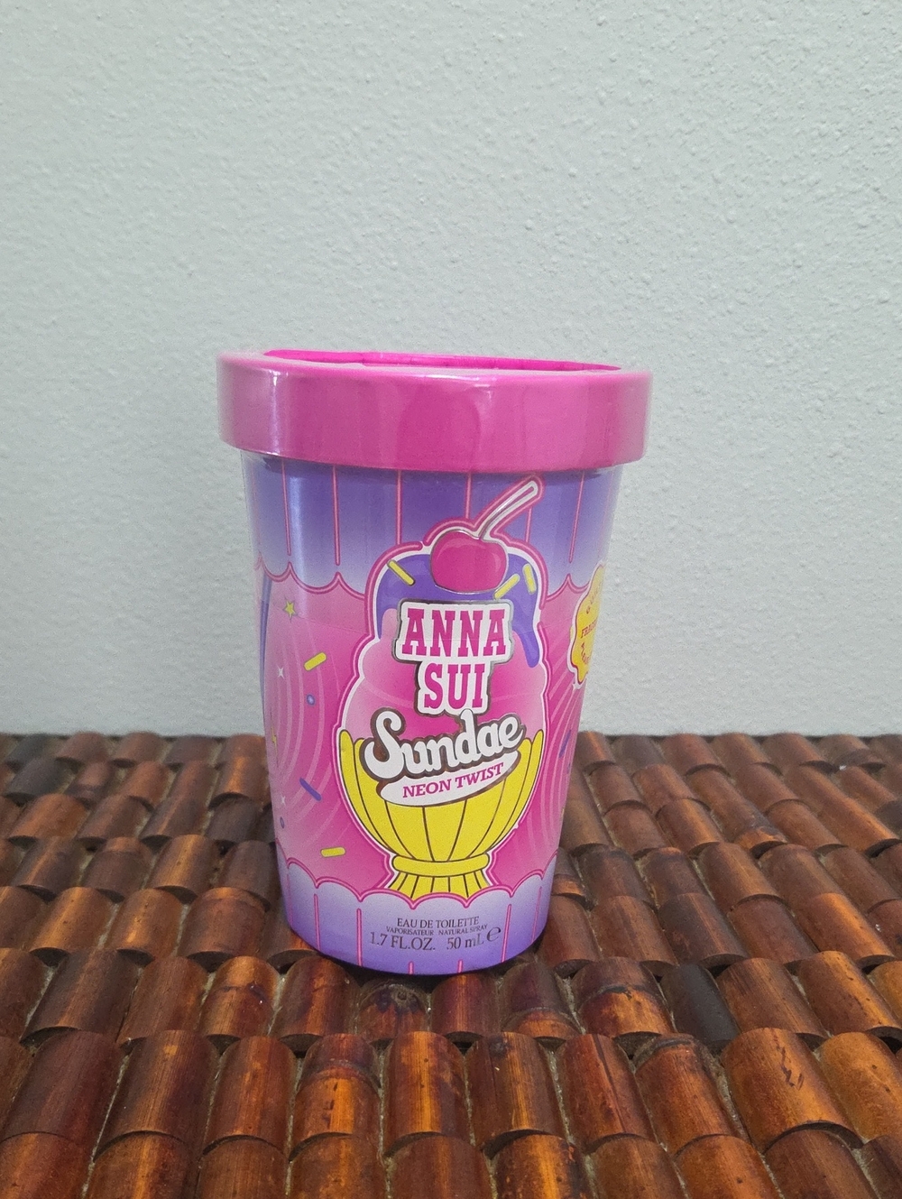 Anna Sui Sundaes Neon Twist